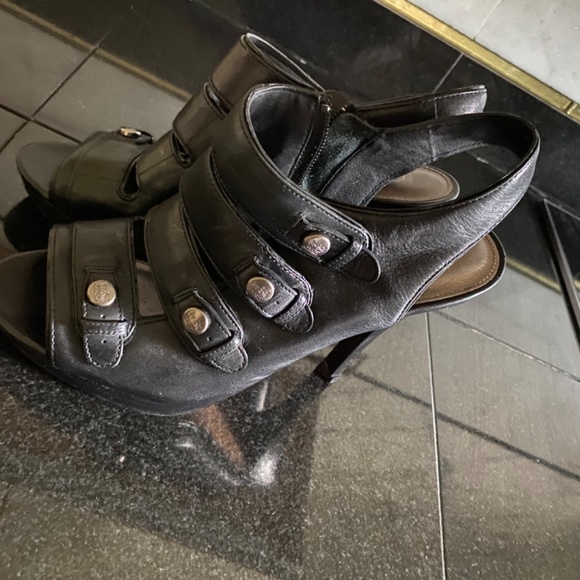 COACH SANDRA CALF BLACK LEATHER OPEN TOE STRAPPY HEELS PLATFORM Size 8 - Picture 3 of 15